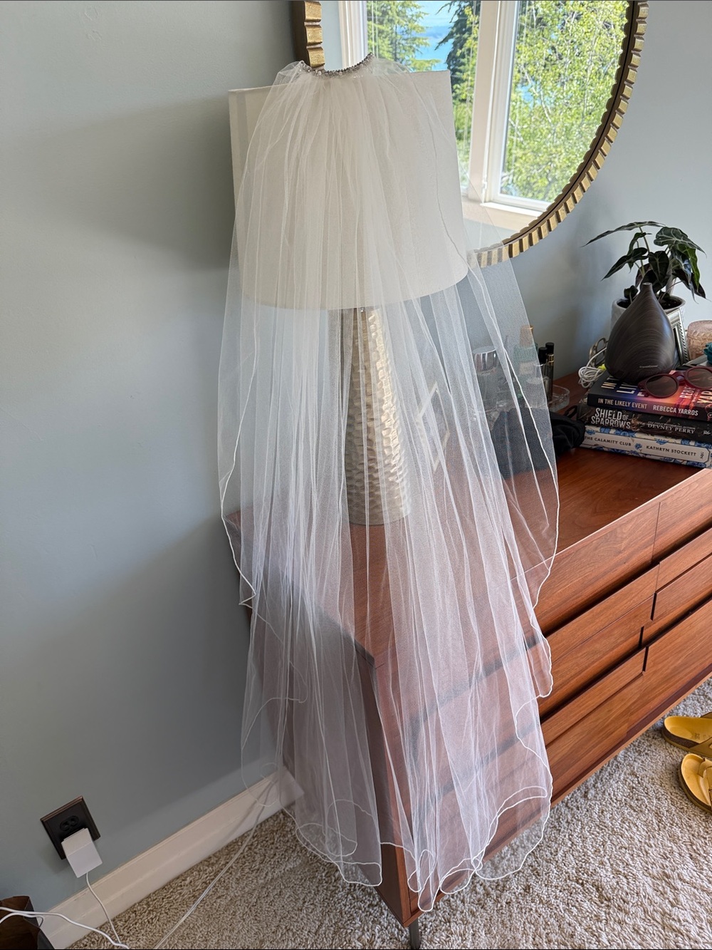 Tulle Fingertip Length Veil - Picture 2 of 3